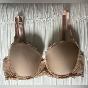 Victoria’s Secret bra. 32DD. Nude. Lace band.